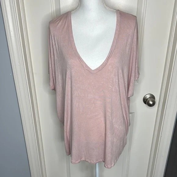 Elegant Pink V-Neck Women's Top - Picture 1 of 5